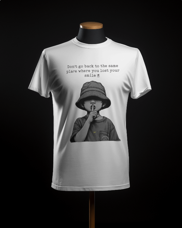 Employee : Don't Go Back  T-Shirt