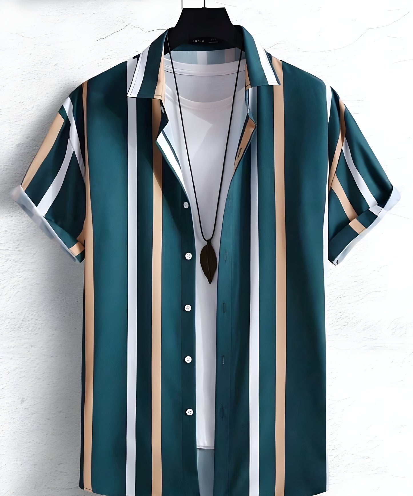 Men Regular Fit Striped Spread Collar Casual Shirt